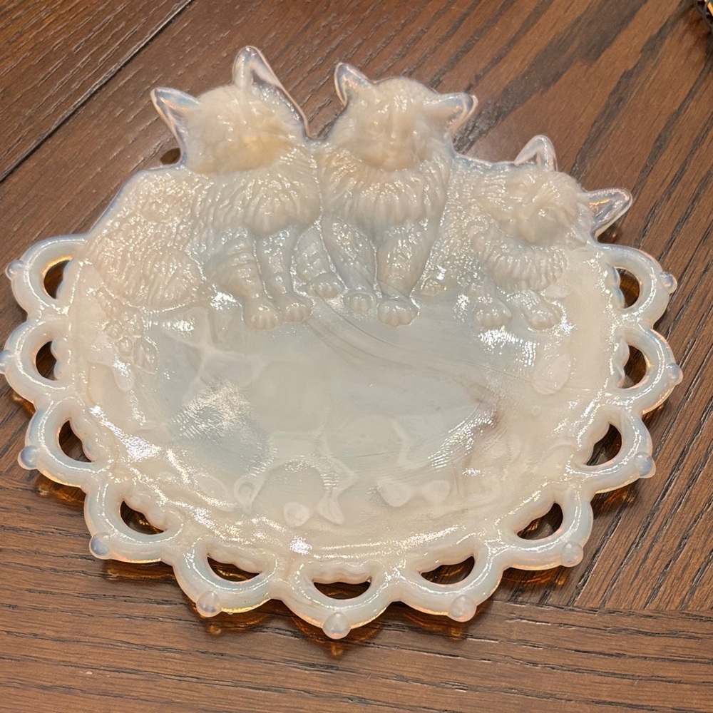 Vintage Three Cat Heads Milk Glass Trinket Dish